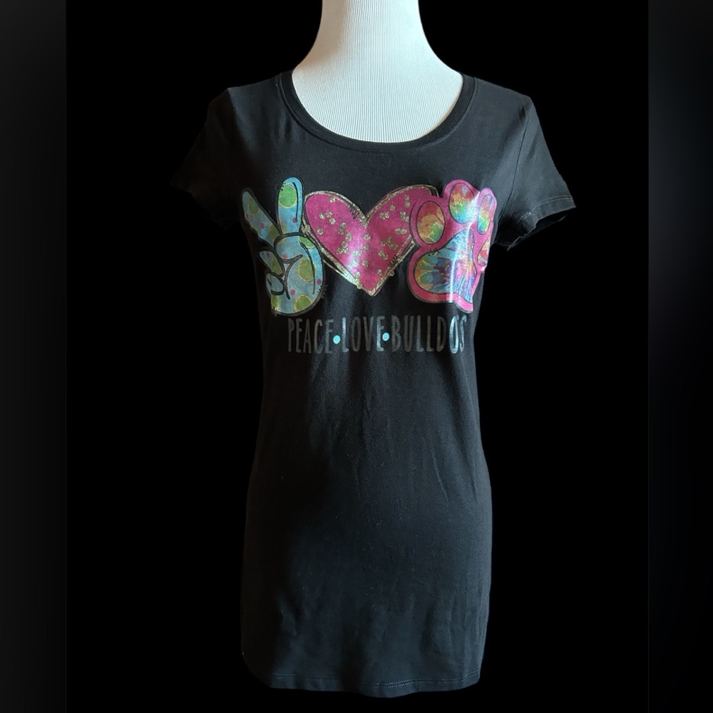Graphic Tees Peace Love Bulldogs NWT